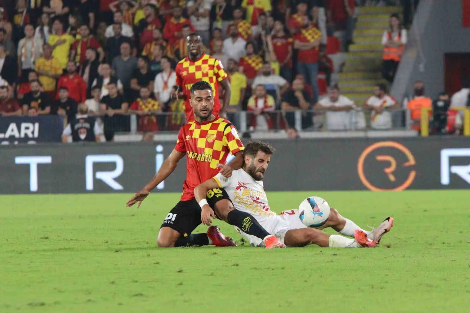 Trendyol Süper Lig: Göztepe: 2 – Kayserispor: 0 (İlk yarı)