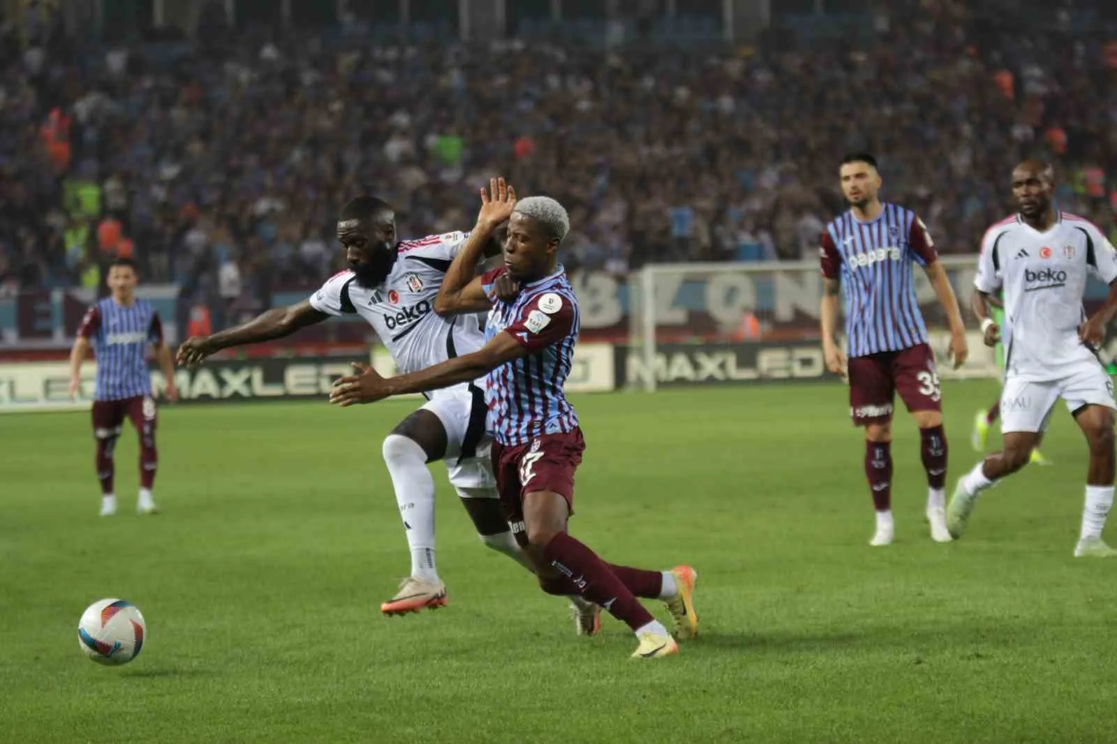 Trendyol Süper Lig: Trabzonspor: 1 – Beşiktaş: 1  (İlk yarı)