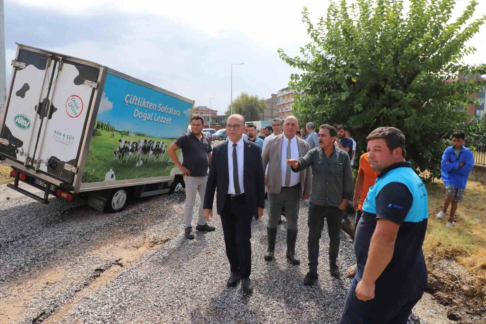 Turgutlu’da sağanak yağış hasara neden oldu