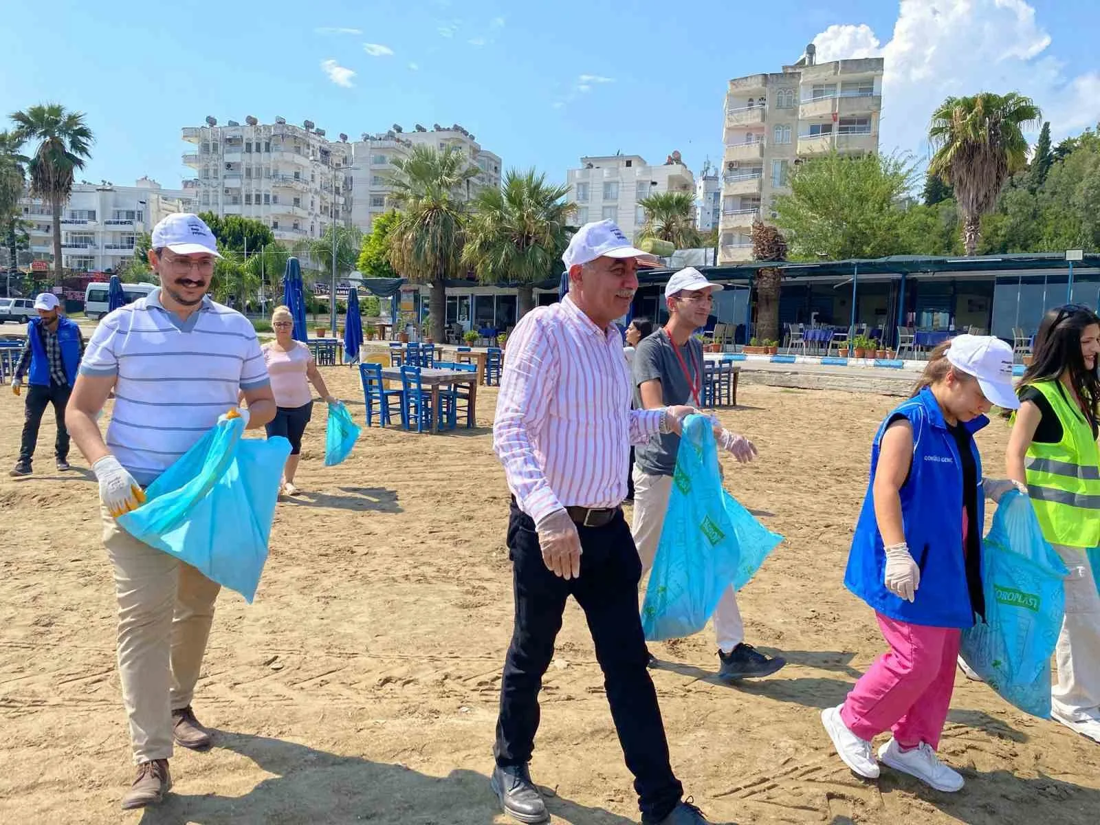 Yumurtalık sahilleri temizlendi