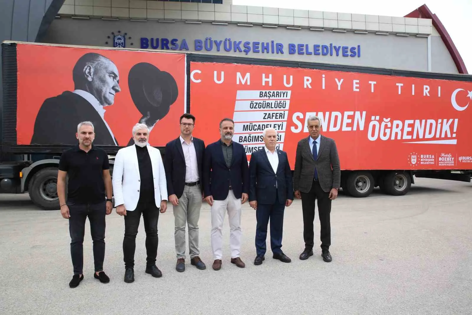 29 Ekim coşkusu ’Cumhuriyet Tırı’ ile Bursa’yı sarıyor