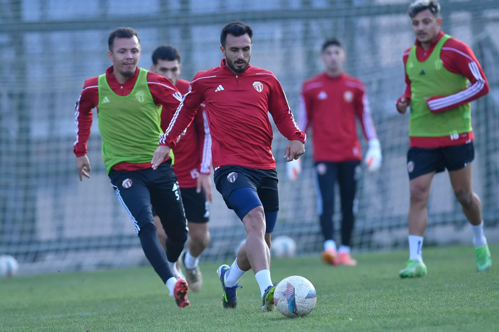 İNEGÖLSPOR TEKNİK PATRONU YÜCER ”ERZİNCAN DEPLASMANINDA İYİ BİR SONUÇ ALMAK İSTİYORUZ”