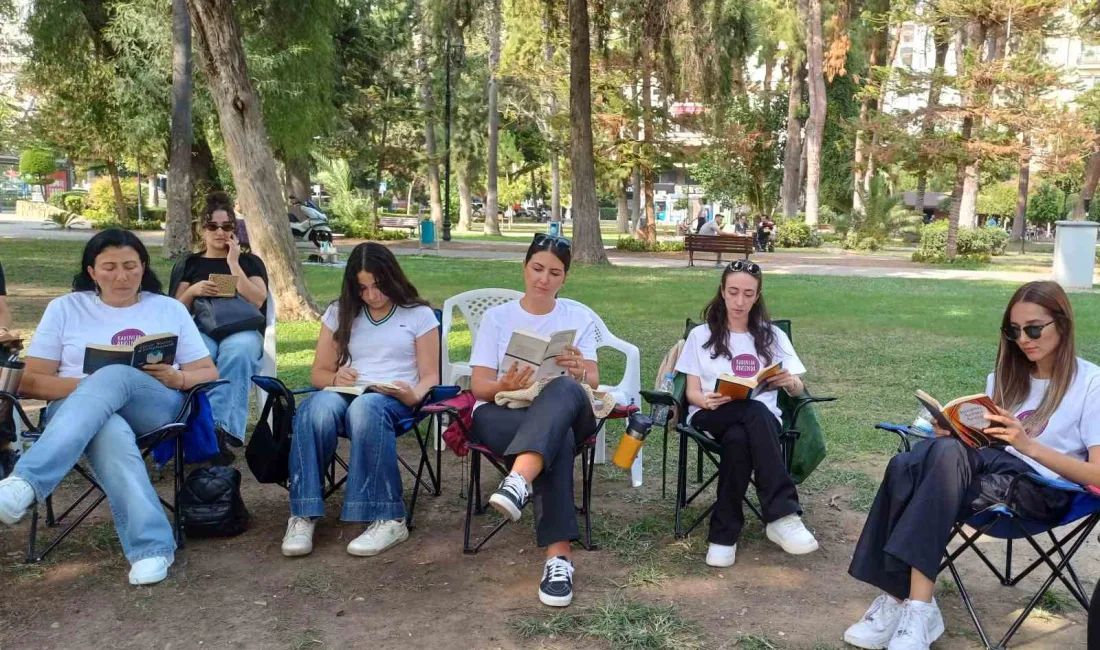 ADANA’DA BİR GRUP VATANDAŞ