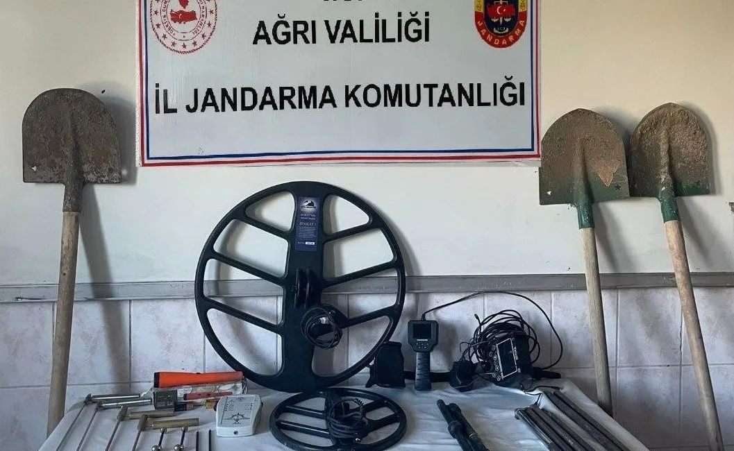 AĞRI’DA KAÇAK KAZI YAPAN