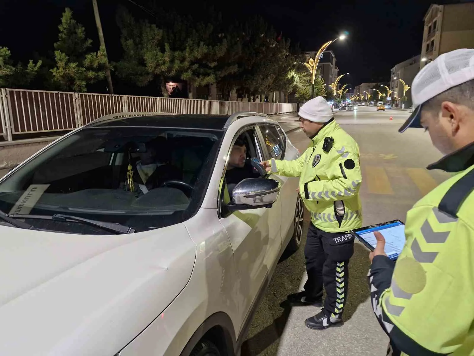 Alaca’da polis ekiplerinden huzur uygulaması