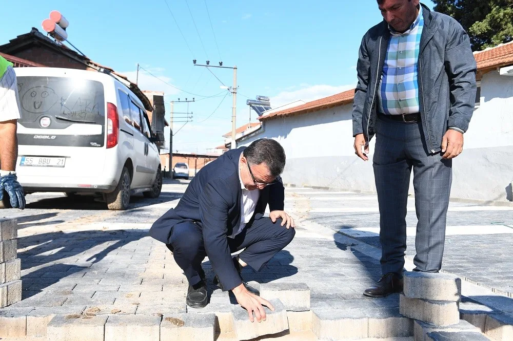 Altıeylül’de parke taşsız sokak kalmayacak