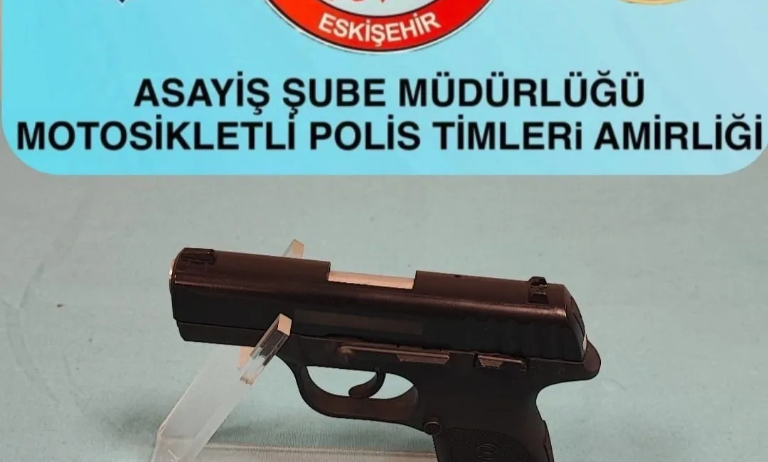 ESKİŞEHİR’DE POLİS EKİPLERİNCE PARKLARDA