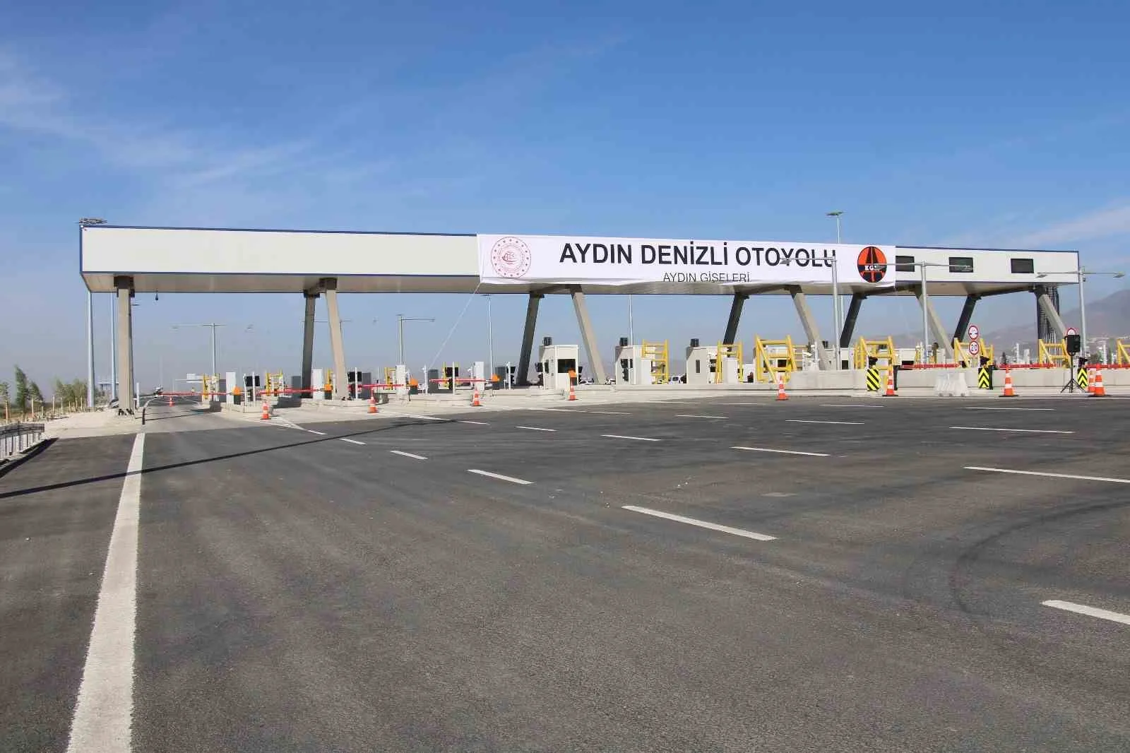 Aydın-Denizli Otoyolu hizmete açıldı