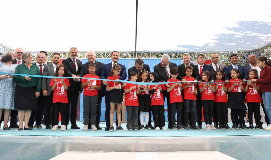 HATAY’DA OKUL AÇILIŞINA KATILAN