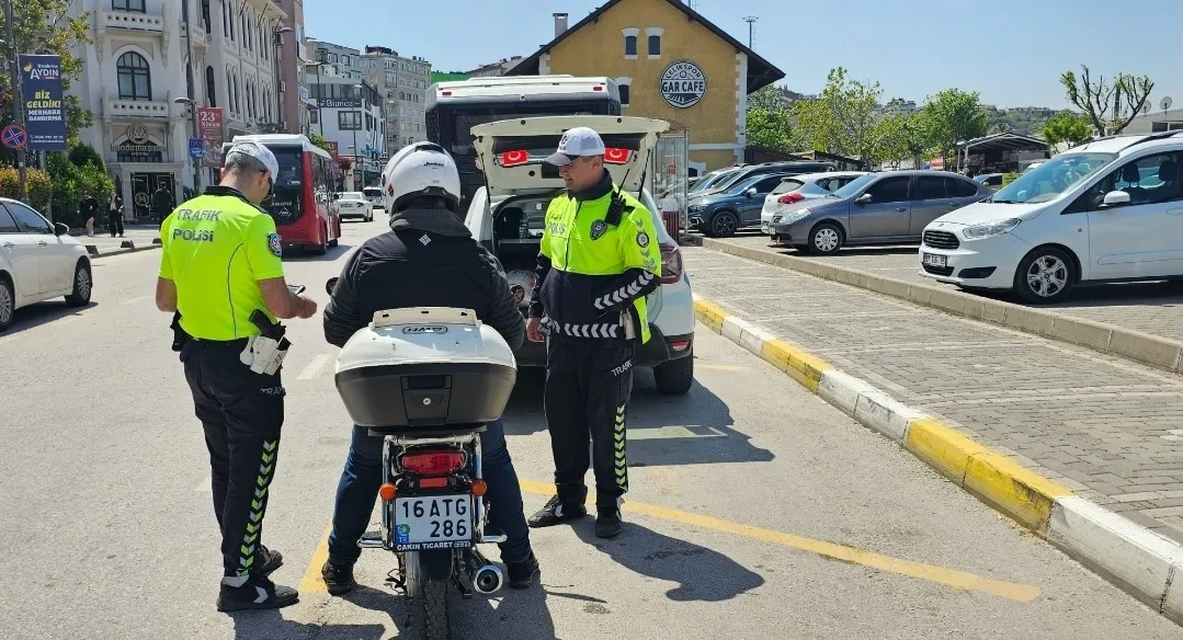 BANDIRMA'DA MOTOSİKLET VE MOTORLU