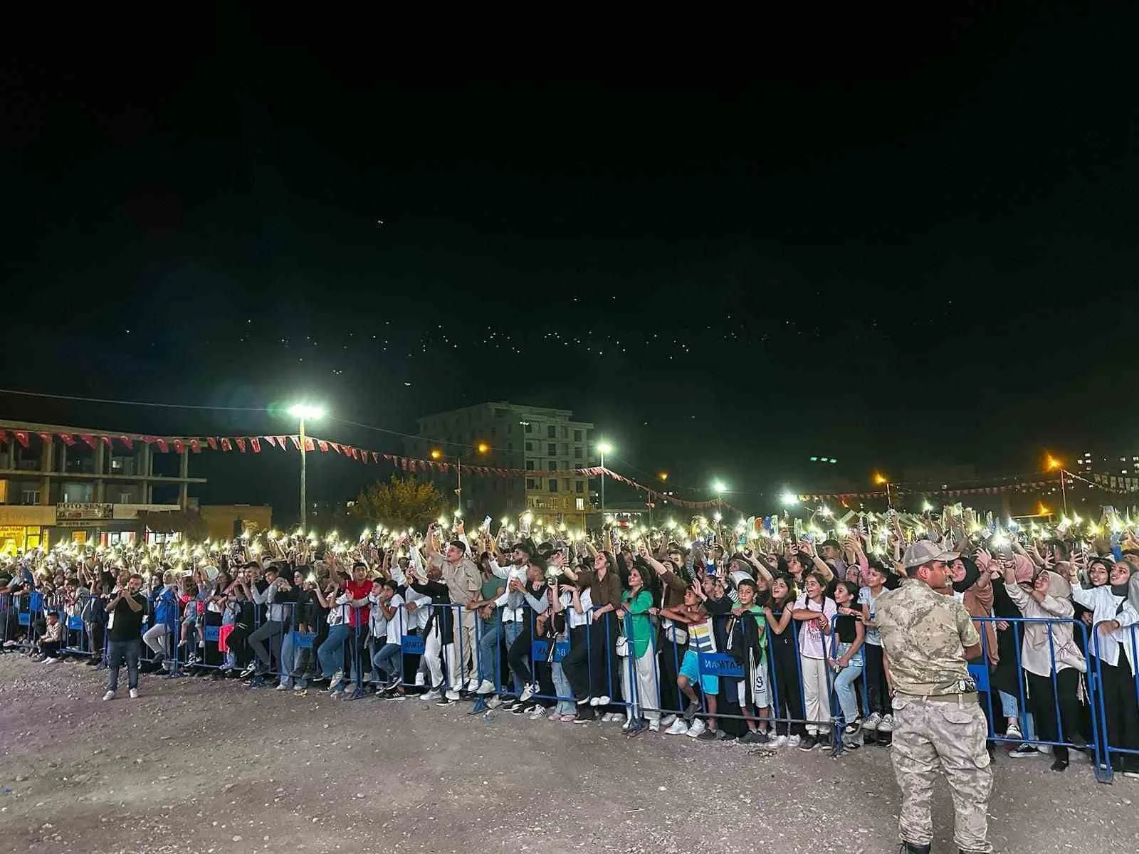 Batman’da festival on binlerin katıldığı konserle sona erdi