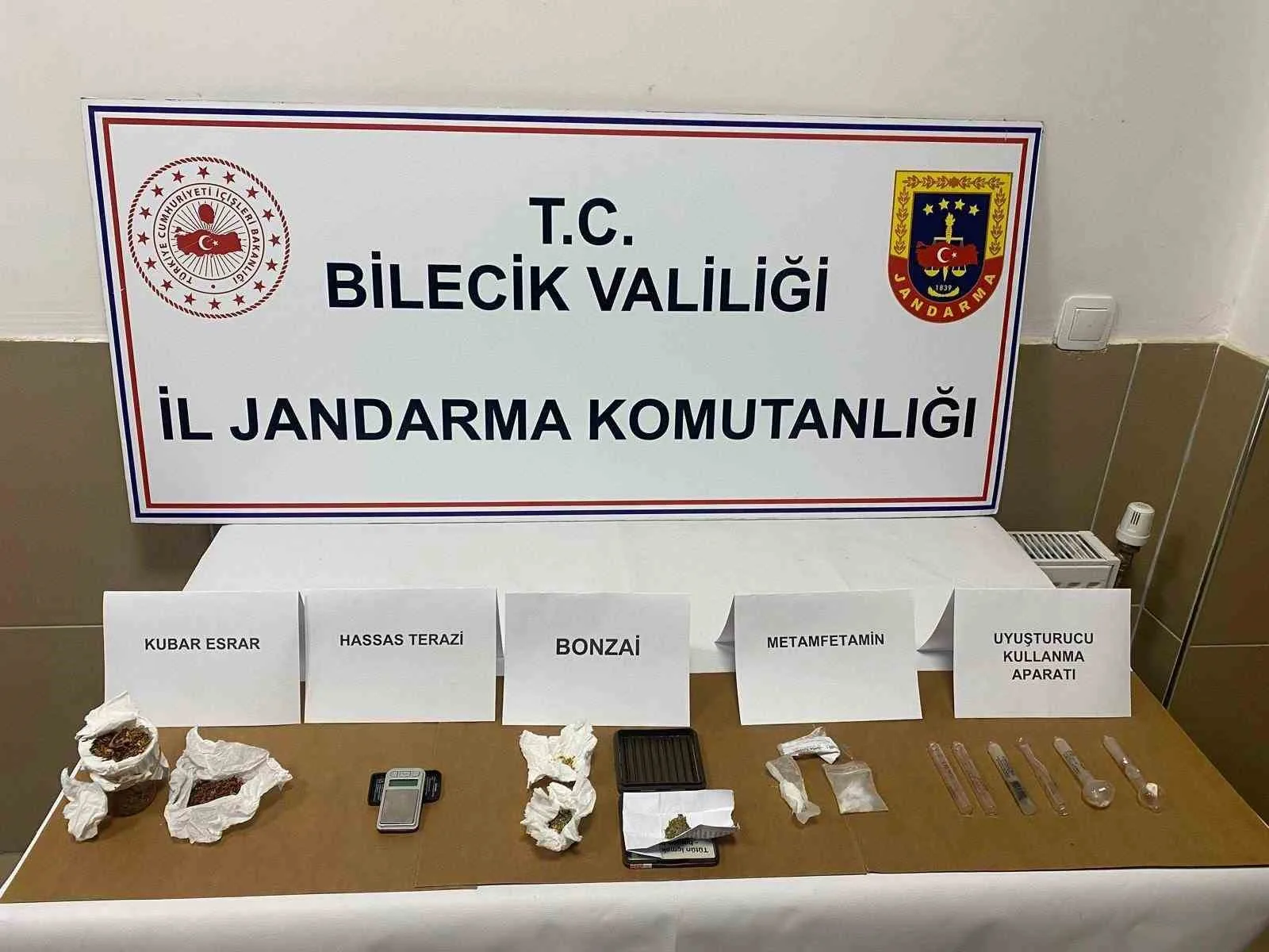 Bilecik’te düzenlenen uyuşturucu operasyonunda 5 kişi yakalandı