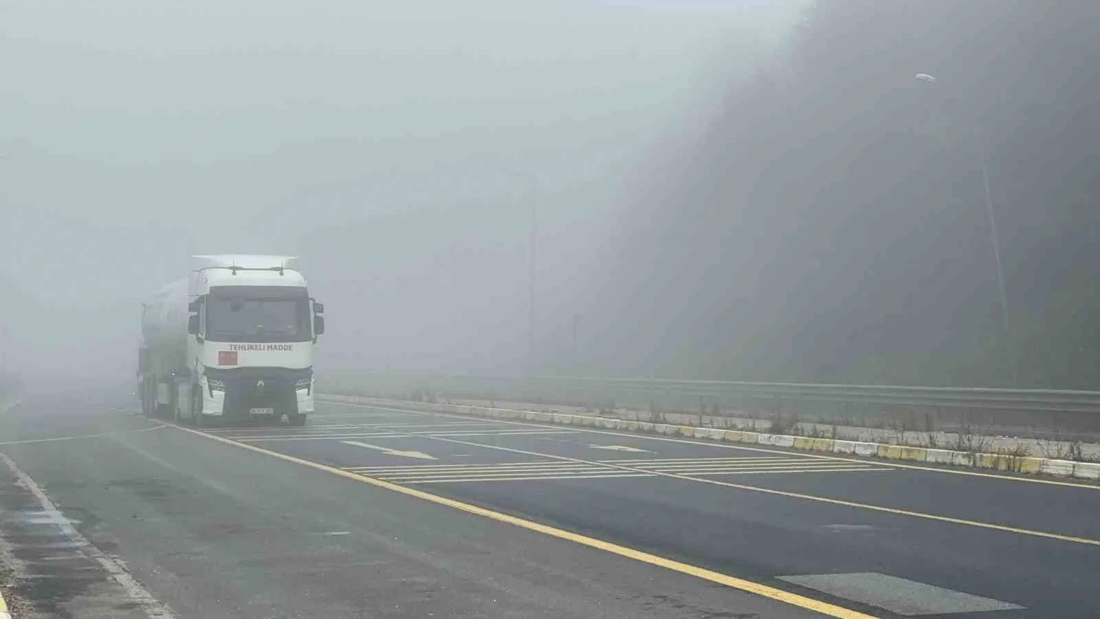 Bolu Dağı’nda sis sebebiyle görüş mesafesi 30 metreye düştü