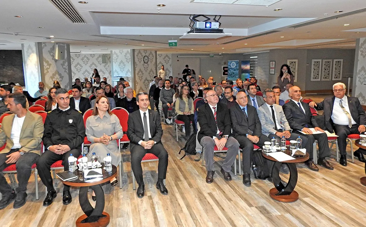 “Çeşme Yarımadası Deniz Çevresi Sorunları ve Çözümleri Çalıştayı” gerçekleştirildi