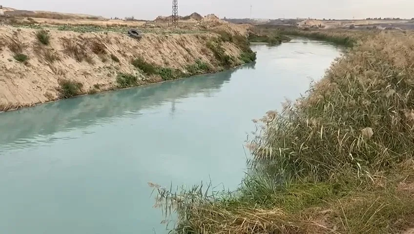 TEKİRDAĞ'IN ERGENE İLÇESİNDEN GEÇEN ÇORLU DERESİ, DÜN ÖĞLEDEN SONRA TURKUAZ