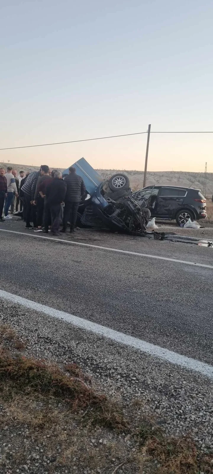 Çorum’da hafif ticari araç ile otomobil çarpıştı: 2 ölü, 2 yaralı