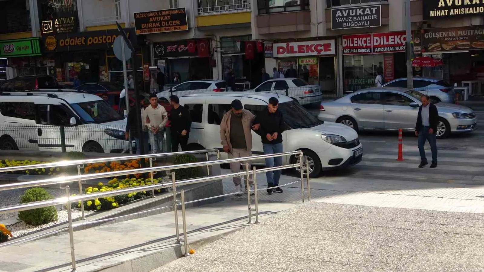 Çorum’daki kurşunlama ve yaralama olayının zanlıları adliyeye sevk edildi