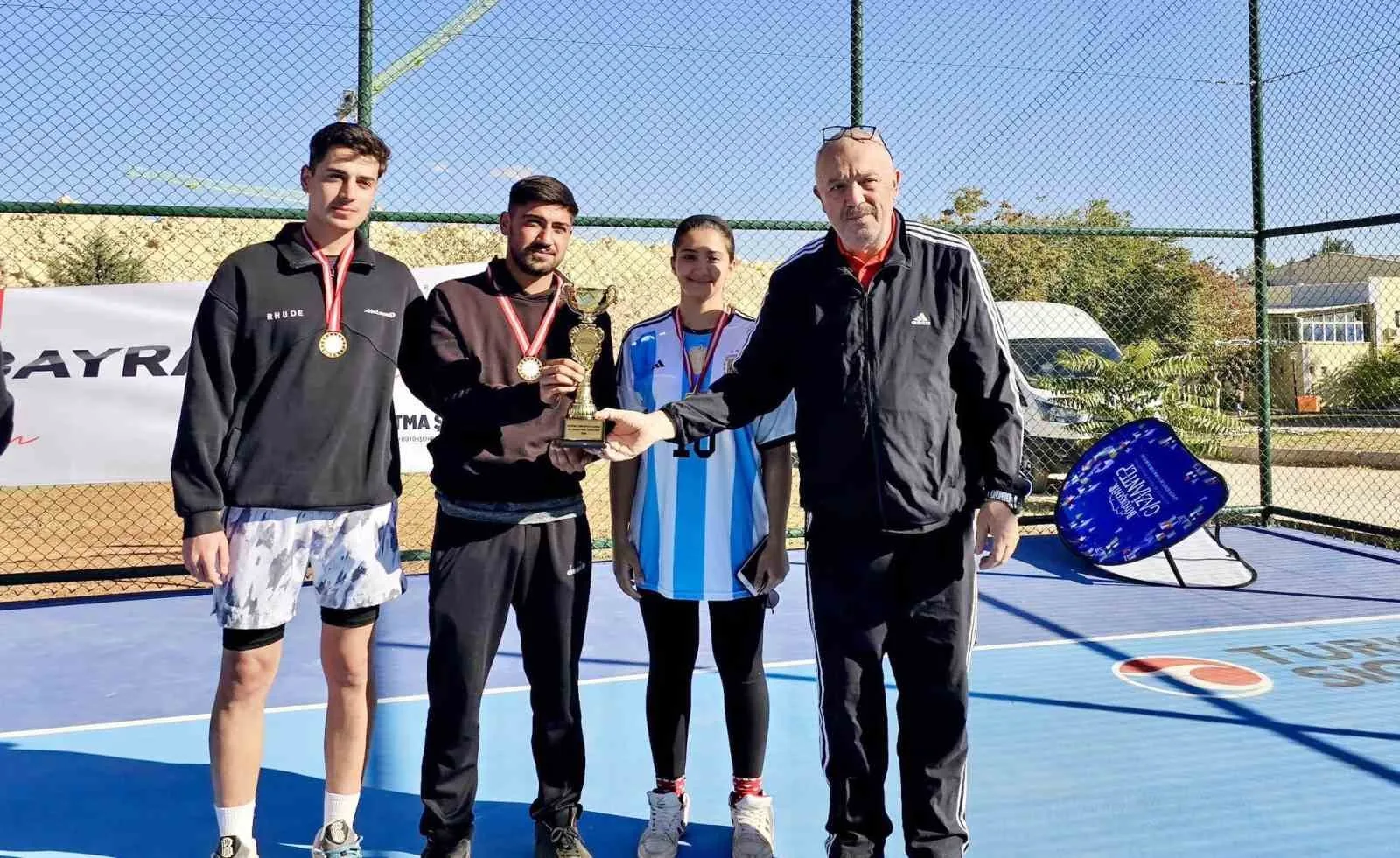 Cumhuriyet Bayramı etkinlikleri kapsamında GAÜN’de basketbol turnuvası düzenlendi