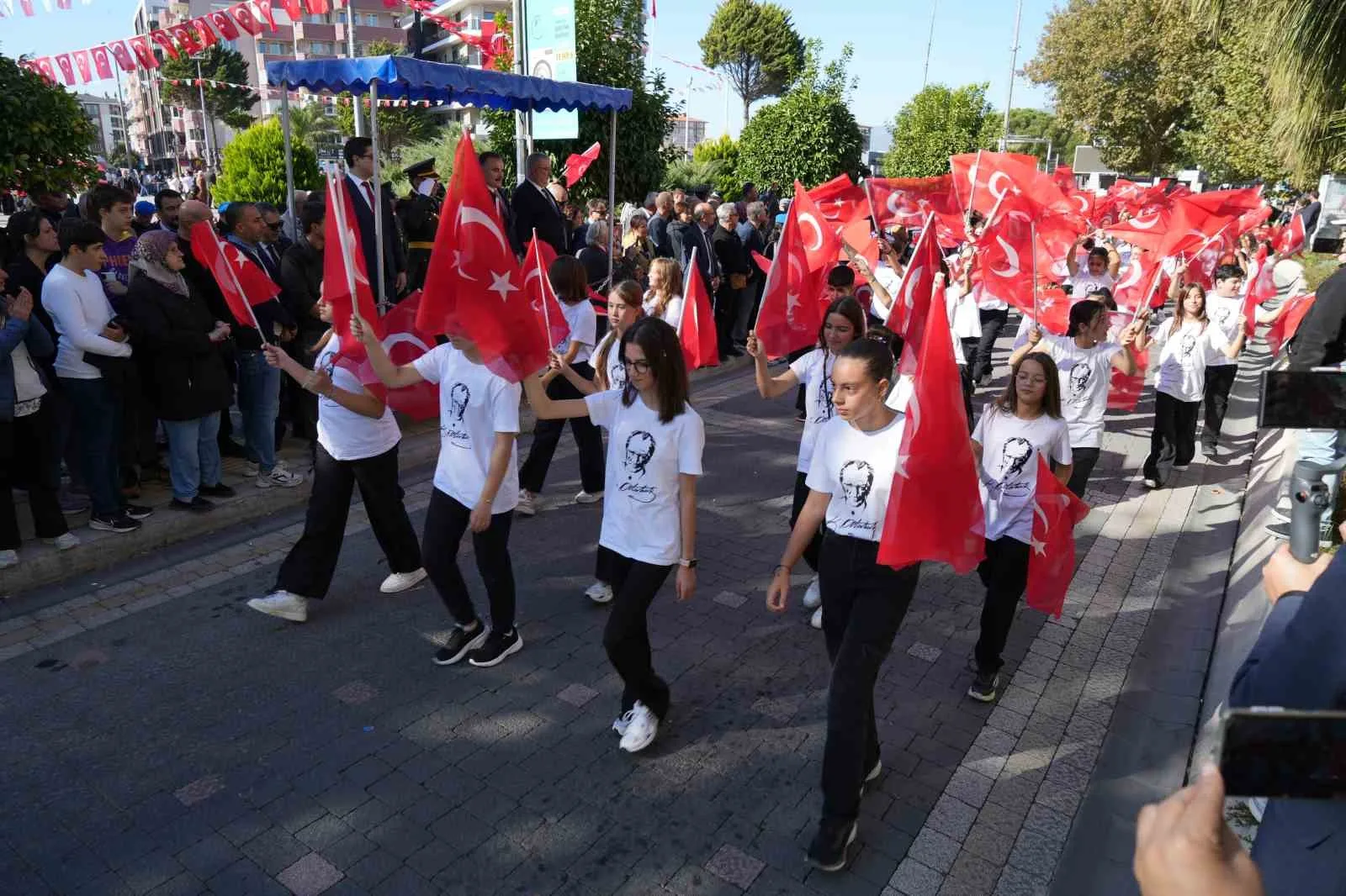 Cumhuriyetin 101. Yılı Edremit’te coşkuyla kutlandı