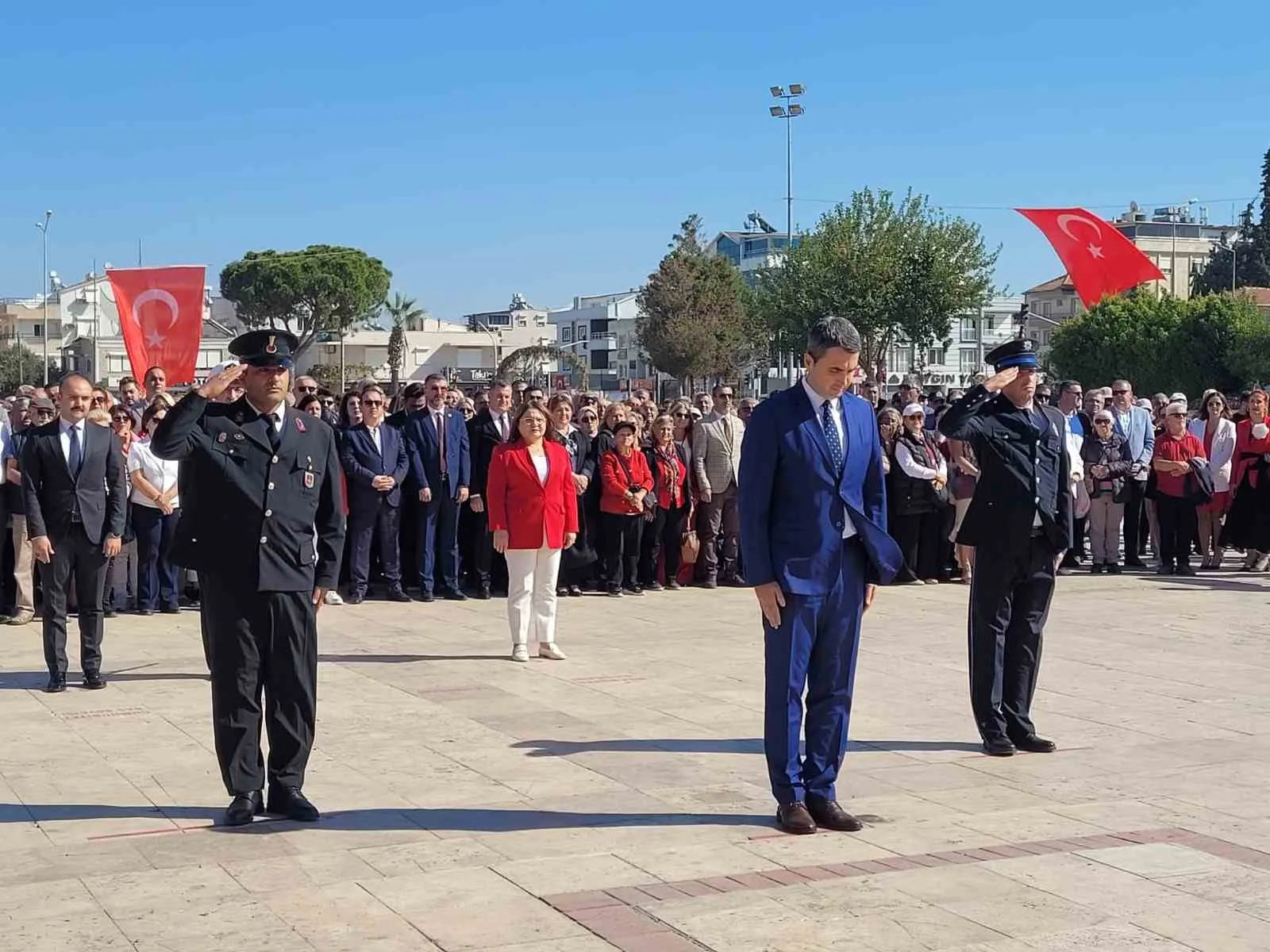 Didim’de 29 Ekim Cumhuriyet Bayramı kutlamaları çelenk töreni ile başladı