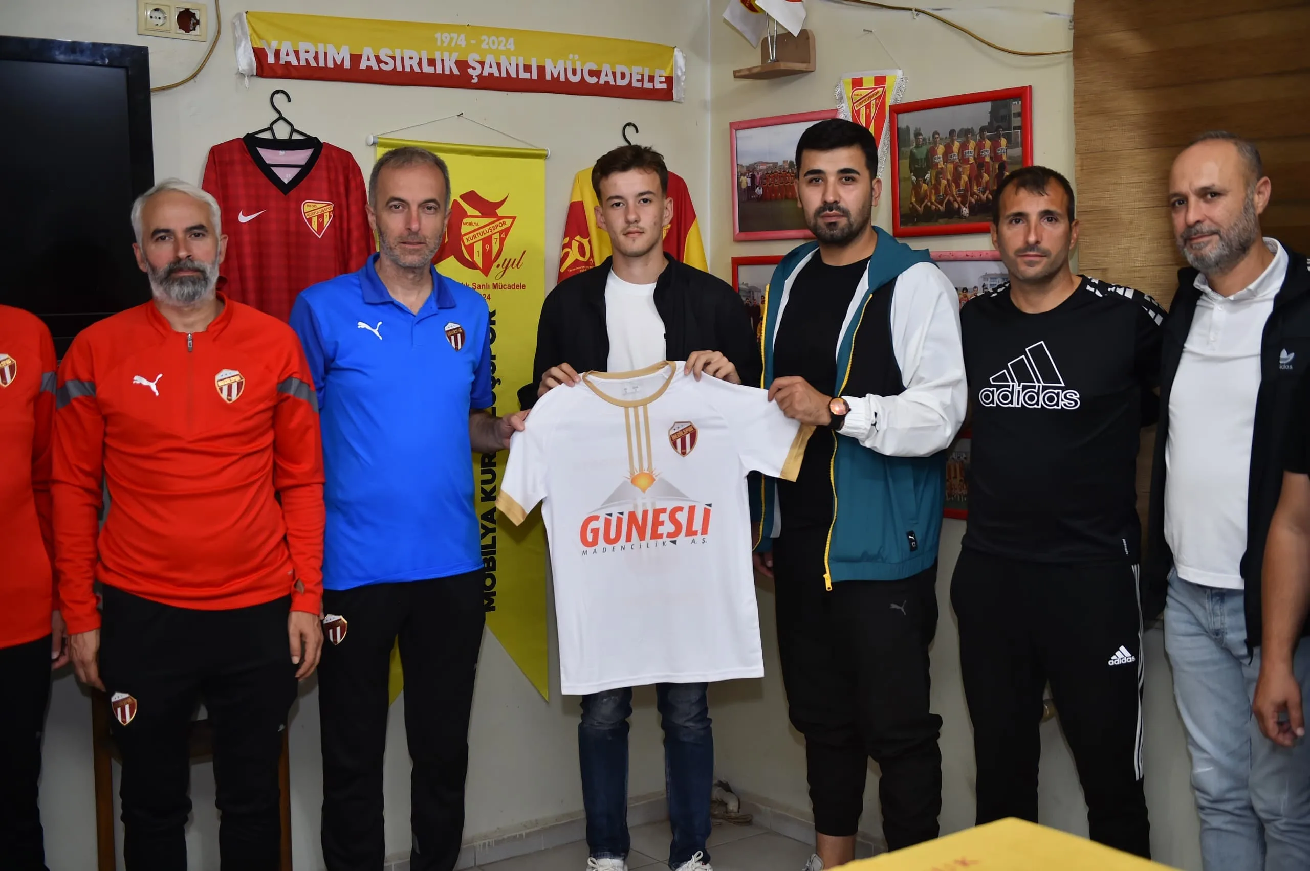 İNEGÖLSPOR, KURTULUŞSPORDAN ARDA ÇETİNKAYA’YI TRANSFER ETTİ