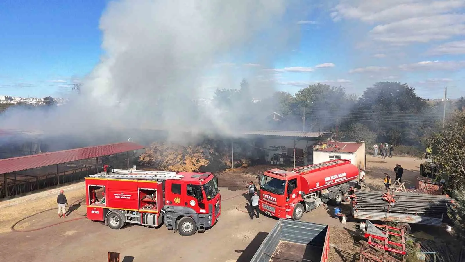 Edirne’de çiftlik yangını: Samanlar ve çeltikler küle döndü