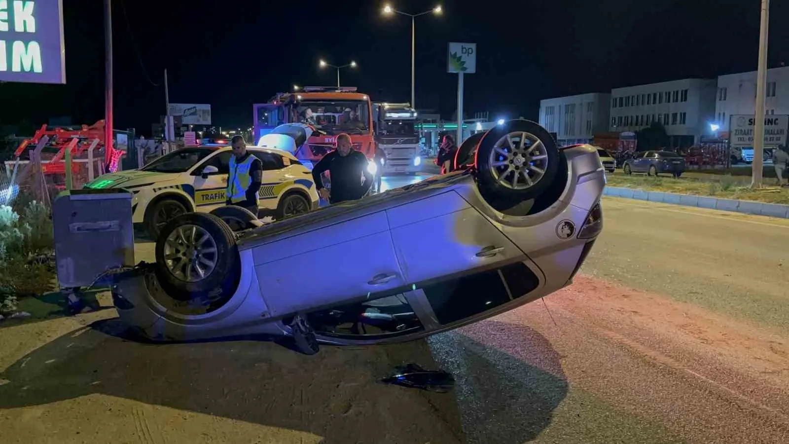 Edirne’de kontrolden çıkan otomobil takla attı: 2 yaralı