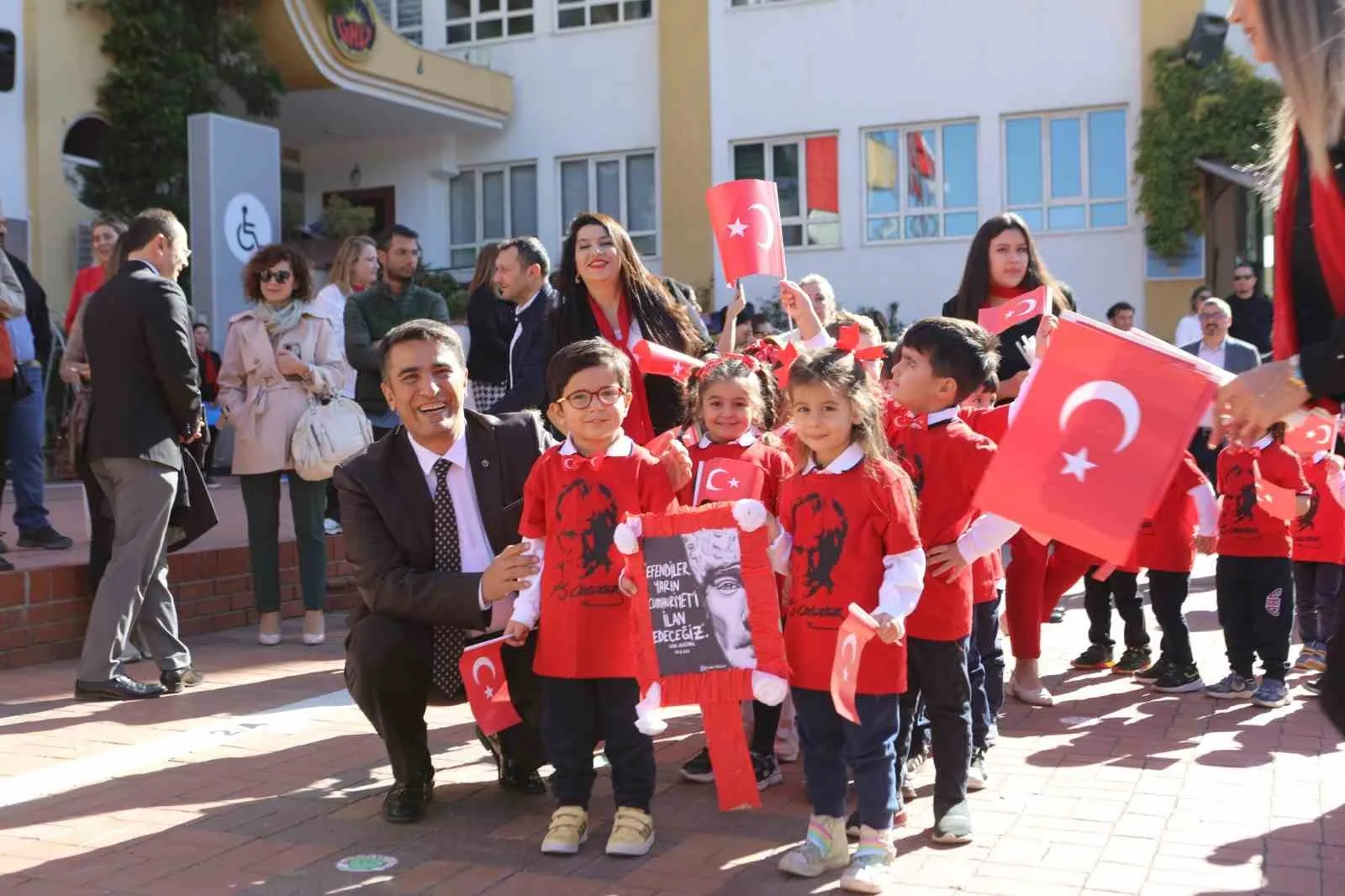 Gaziantep Kolej Vakfı’nı Cumhuriyet coşkusu sardı