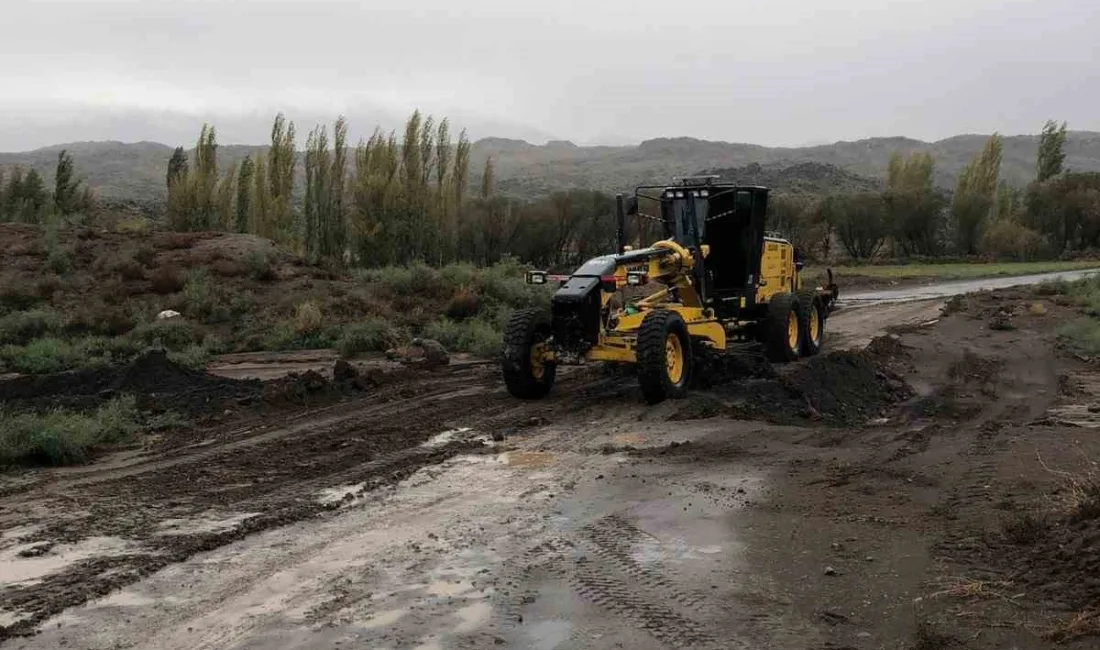 IĞDIR'DA SELİN KAPATTIĞI YOLLAR