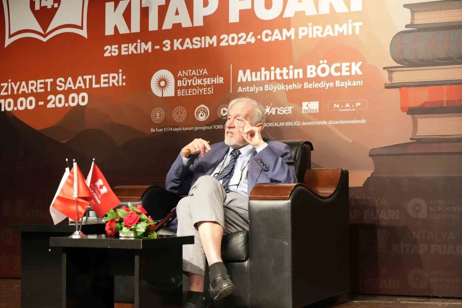 İlber Ortaylı’dan gençlere tavsiyeler: “Kendinizi yetiştirin, okuyun, dil öğrenin, gezin”