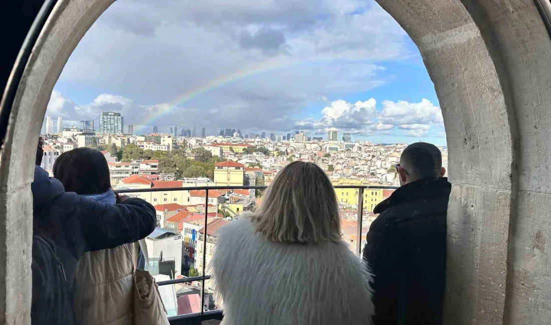 İSTANBUL’DA ÖĞLE SAATLERİNDE KISA