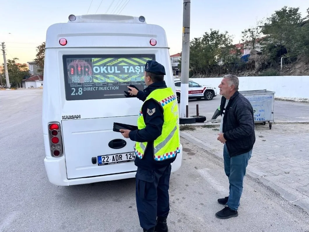 Jandarma trafik timlerinden okul servislerine denetim