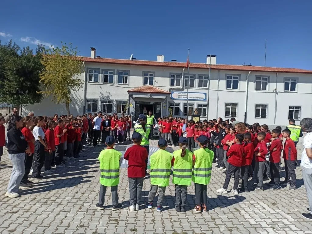 Jandarma’dan öğrencilere trafik güvenliği eğitimi