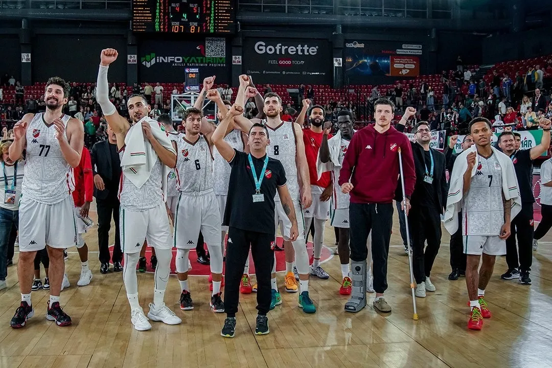 Karşıyaka Basketbol, Beşiktaş deplasmanında