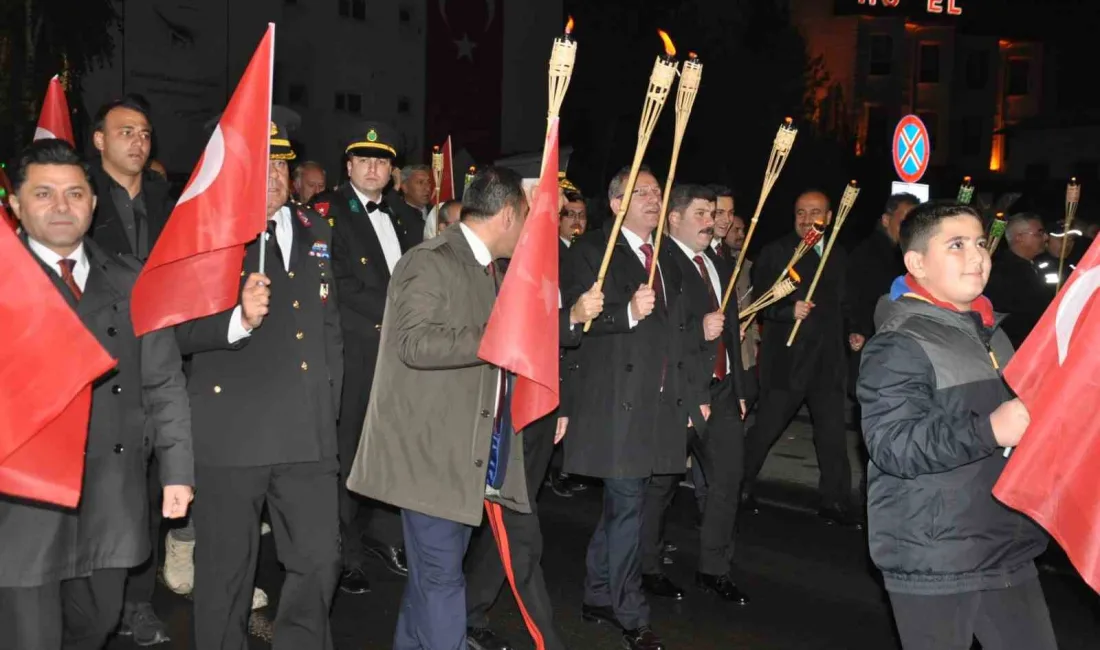 KARS’TA CUMHURİYET YÜRÜYÜŞÜ YAPILDI(KARS-İHA)