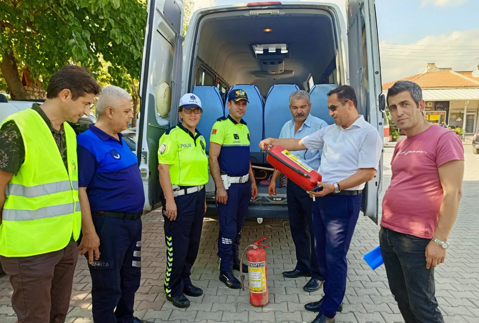 Kemer’de servis araçlarına sıkı denetim