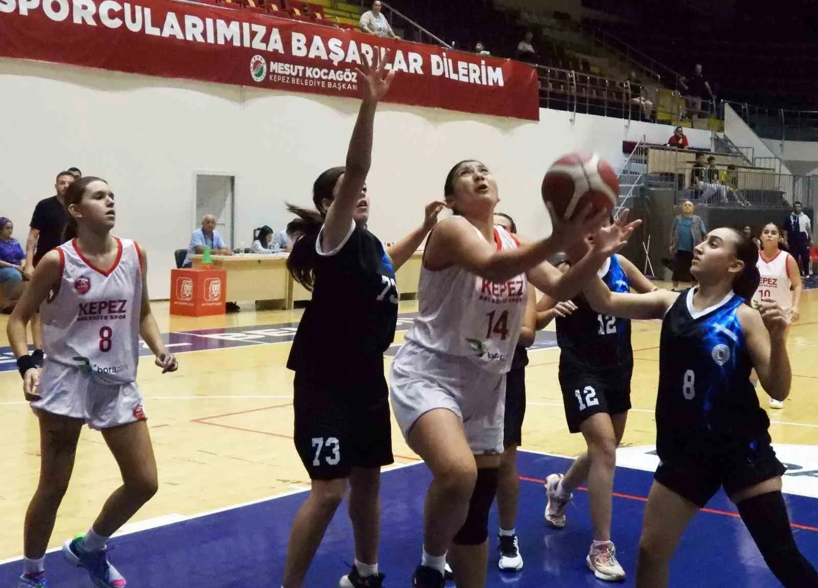 Kepez Belediyespor U16 Kadın Basketbol Takımı, 28 sayı farkla kazandı