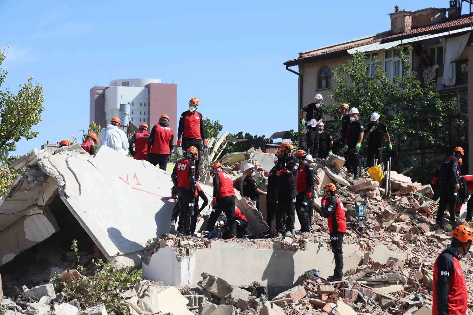 Konya’daki deprem tatbikatı gerçeğini aratmadı