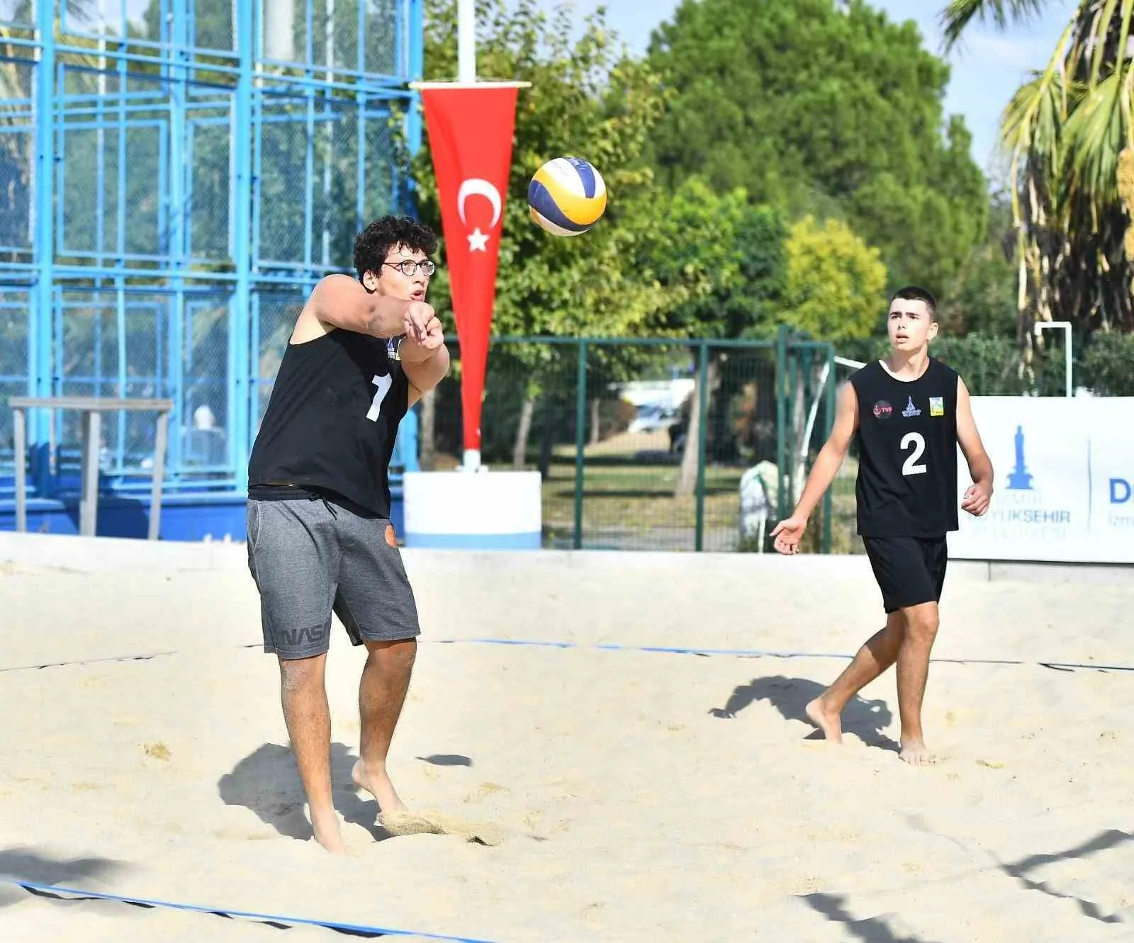 Liseliler Plaj Voleybolu Şenliği coşkuyla sona erdi