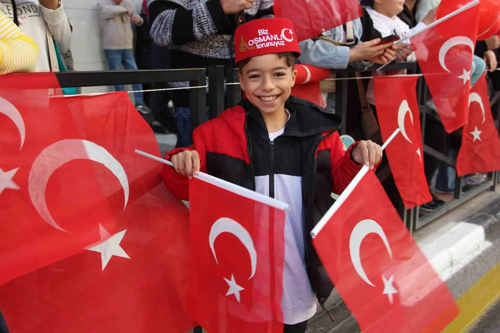 Manisa’da cumhuriyetin 101. yıl coşkusu tüm kenti sardı