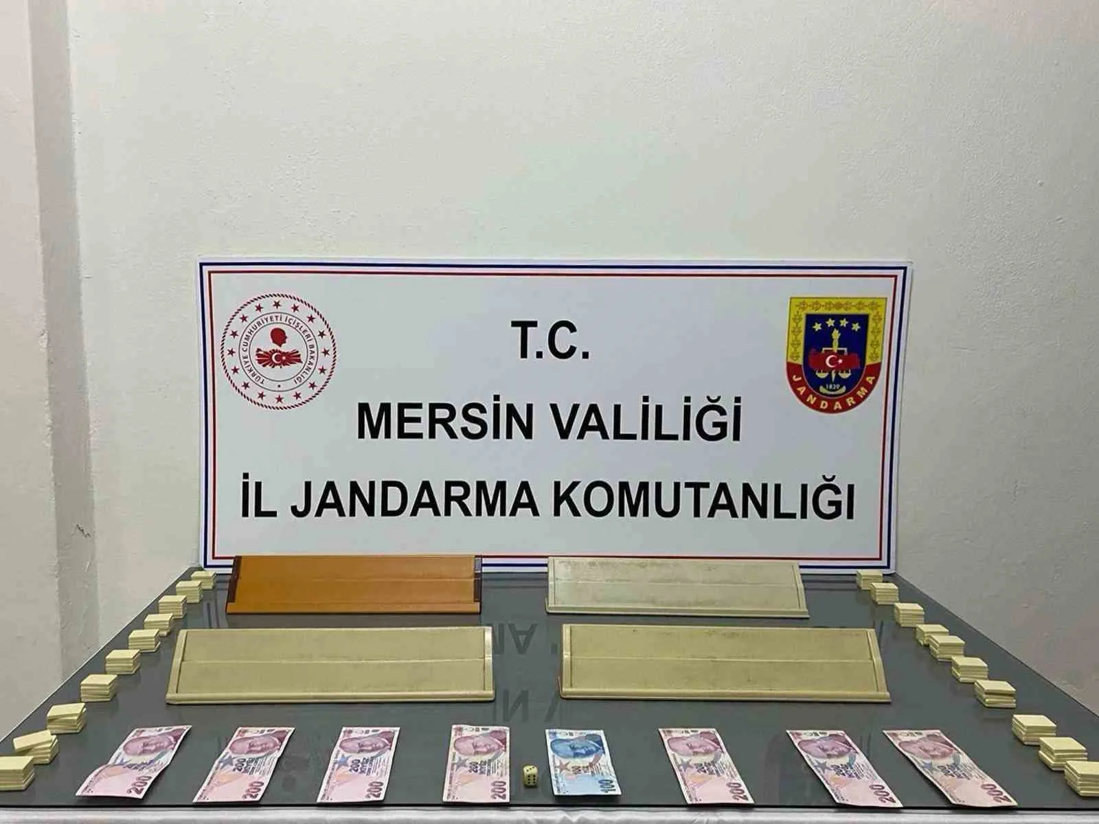 Mersin’de kumar oynayan şahıslara 25 bin TL ceza kesildi