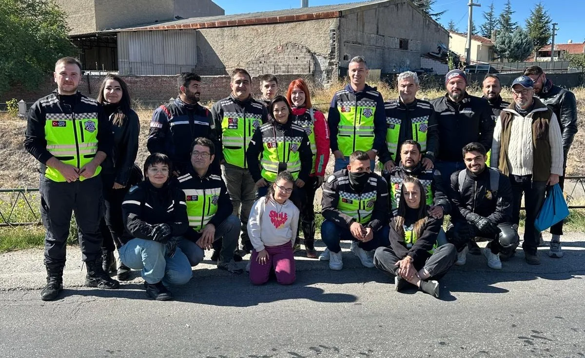 Motosiklet kulübü üyeleri ihtiyaç sahibi 32 aileye destek oldu