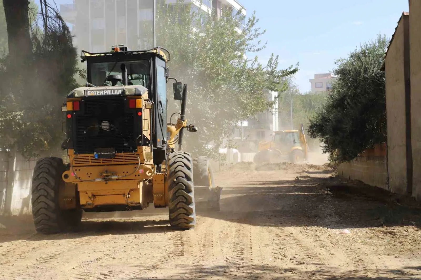 Nazilli’de yeni yol açma çalışmaları sürüyor