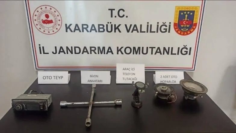 KARABÜK'TE OTODAN HIRSIZLIK OLAYIYLA