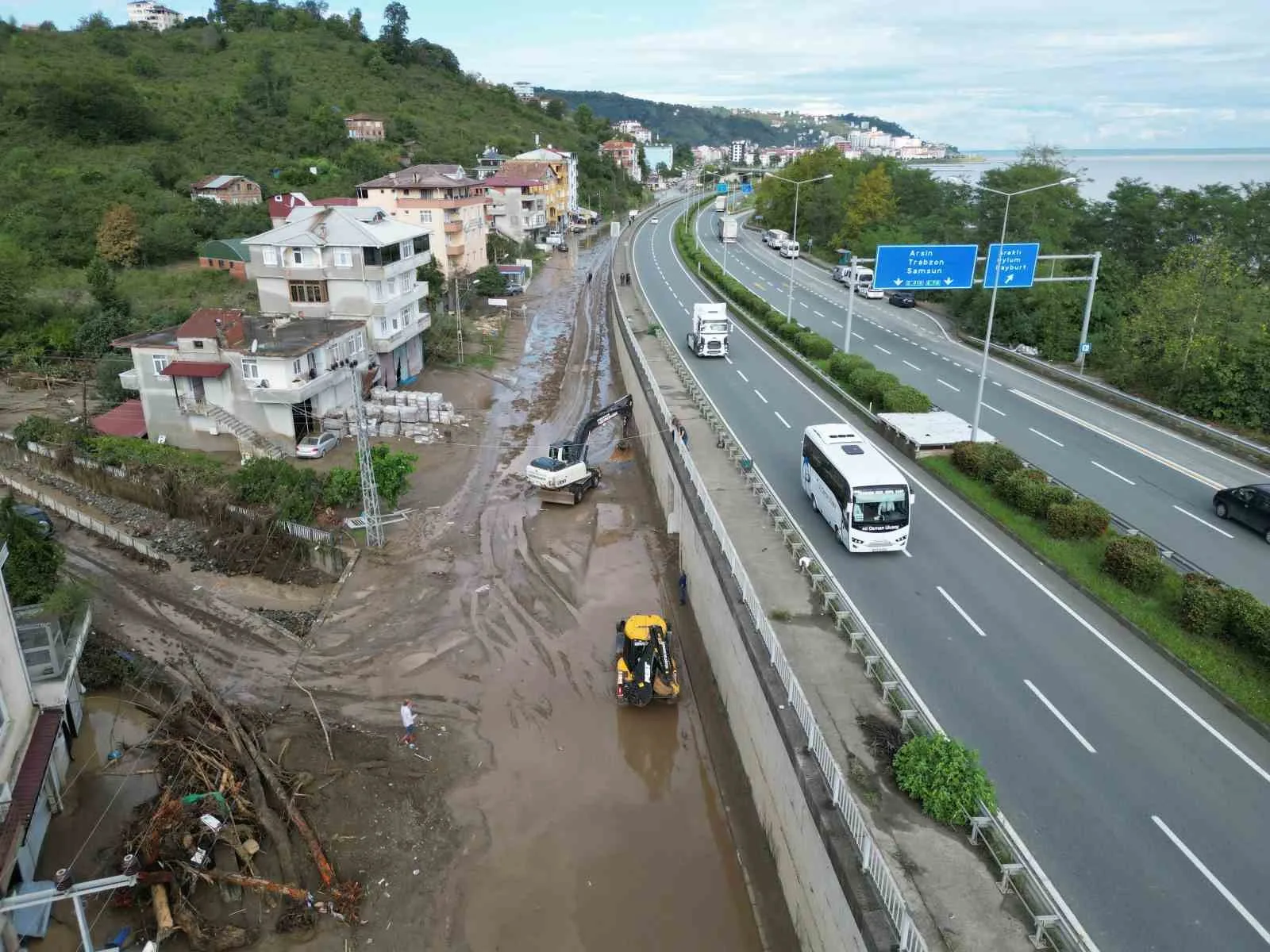 Prof. Dr. Hakan Ersoy: “Derelerin sularını doğru projelerle denizle buluşturmalıyız”