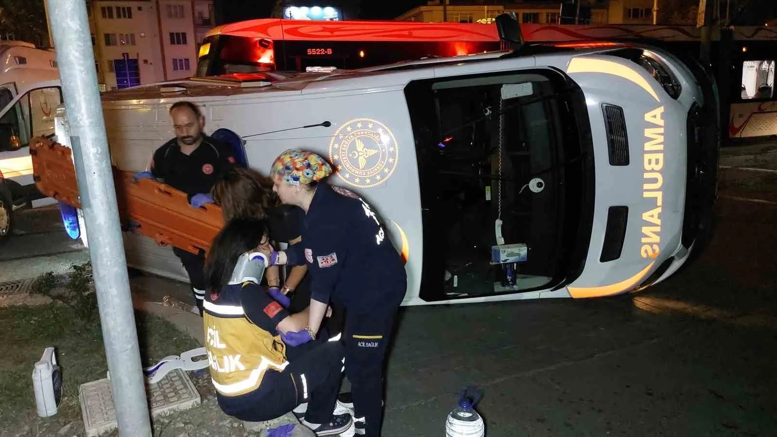 Samsun’da tramvay ambulansla çarpıştı: 4 sağlık çalışanı yaralandı