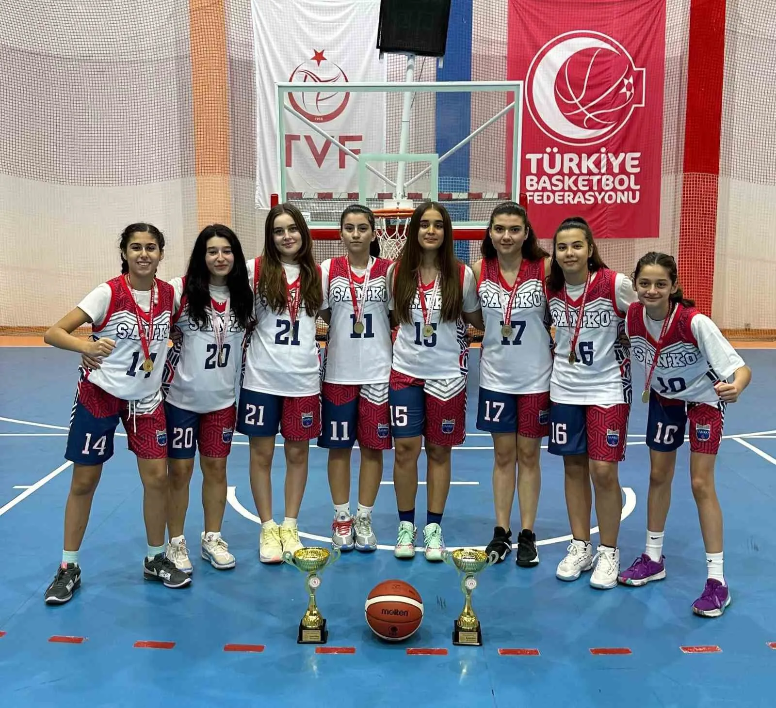 SANKO Okulları basketbolda il şampiyonu oldu