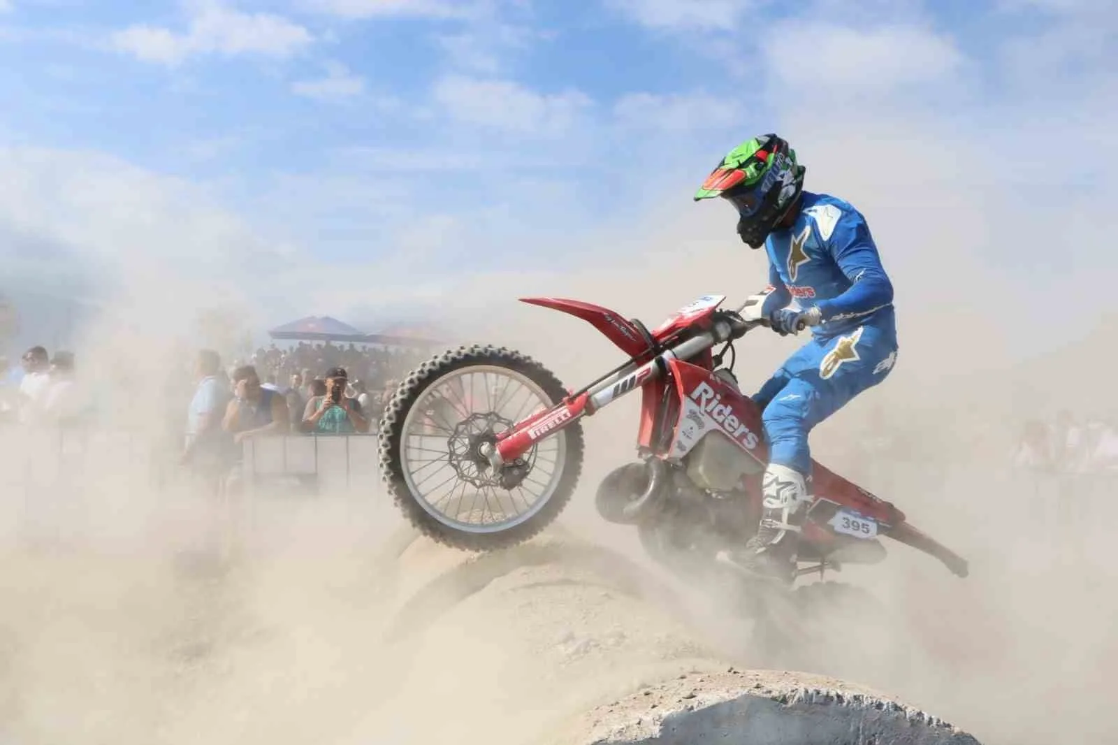 Sea To Sky Enduro Motosiklet Yarışı’nda ilk günün lideri Billy Bolt