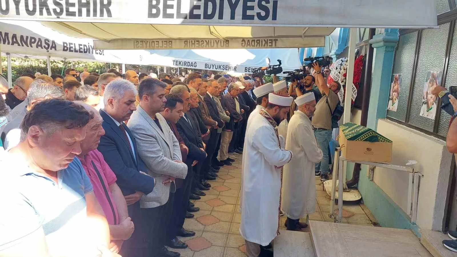 SÜLEYMANPAŞA İLÇESİ ALTINOVA MAHALLESİ'NDE BULUNAN YENİ CAMİİ'NDE ÖĞLEN NAMAZINA MÜTEAKİP