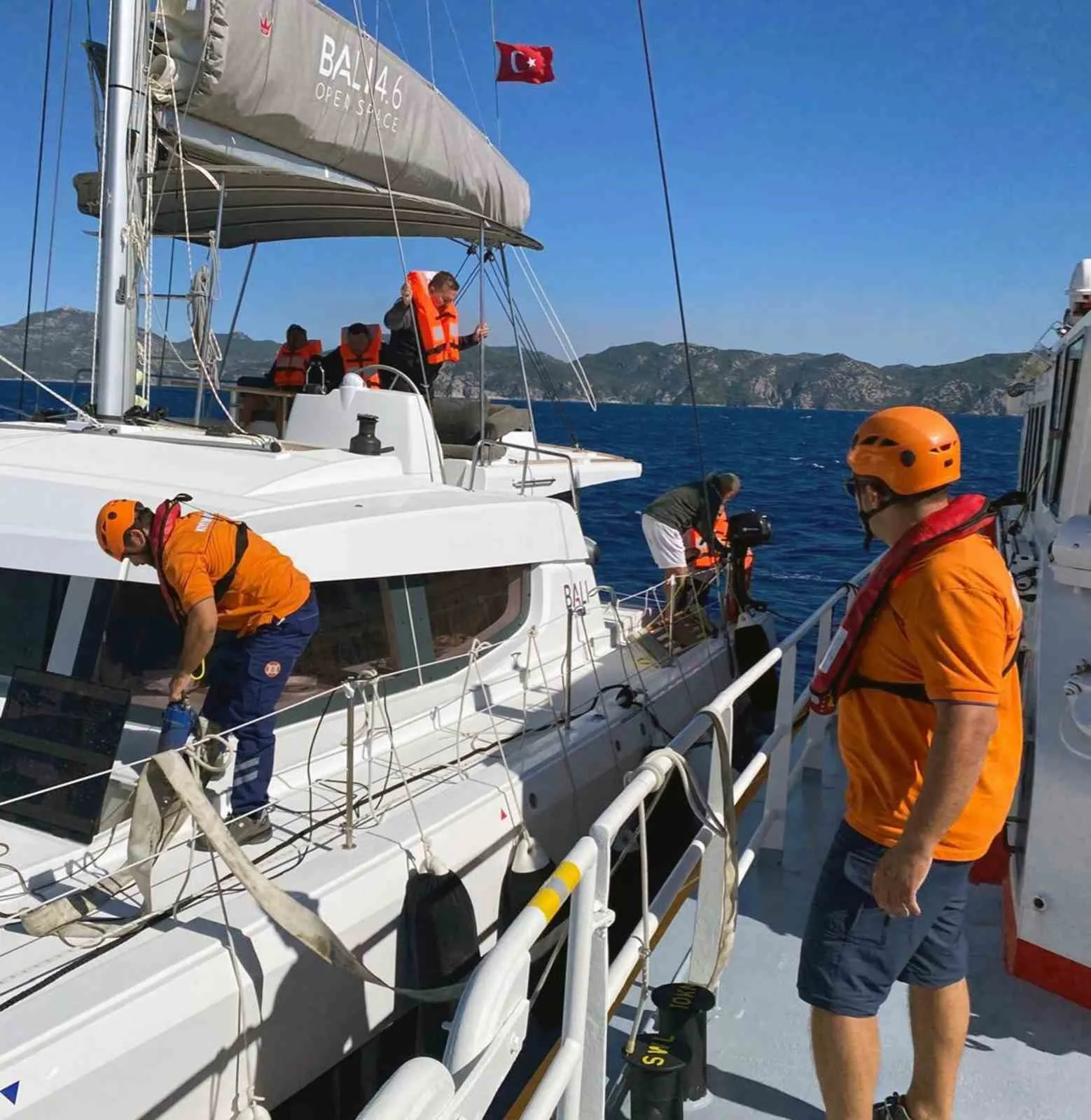 Su alan teknedeki su KIYEM ekiplerince tahliyesi yapıldı